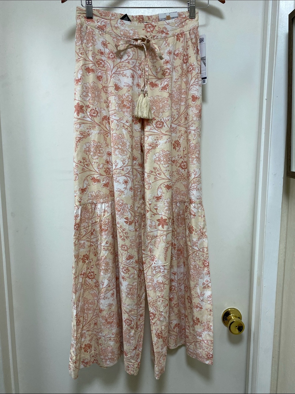 Rewash Cream Pants with Dusty Rose Floral Print